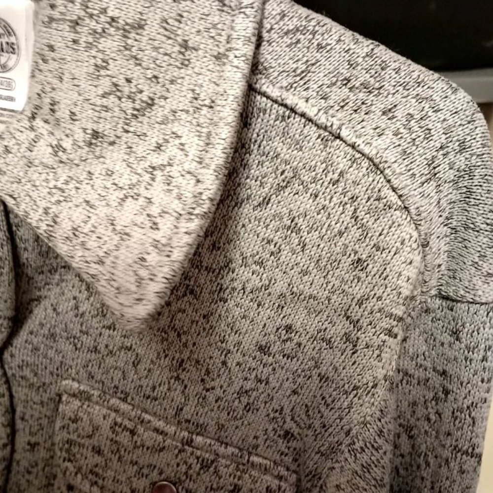 Rivalry Threads Gray Button-Up Shirt - Picture 2 of 11
